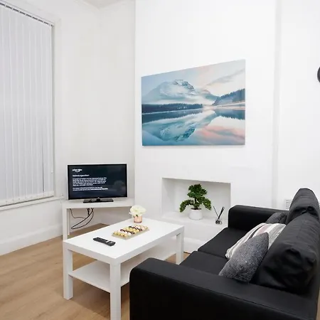 Апартаменты Kirkstall Serviced