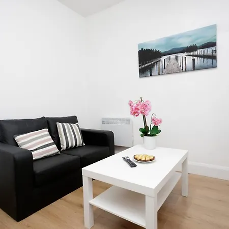 Kirkstall Serviced Apartment