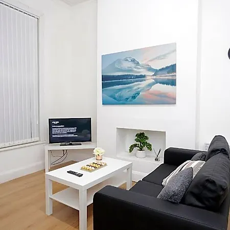Kirkstall Serviced Apartment Leeds (West Yorkshire)