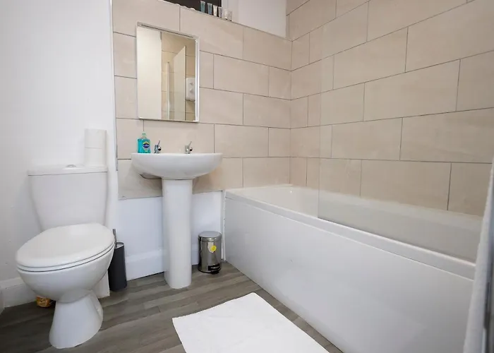 Kirkstall Serviced Apartment