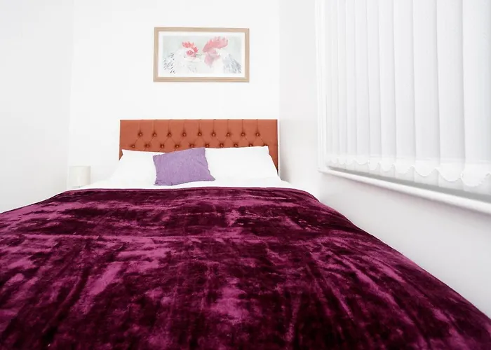 Kirkstall Serviced * Leeds (West Yorkshire)